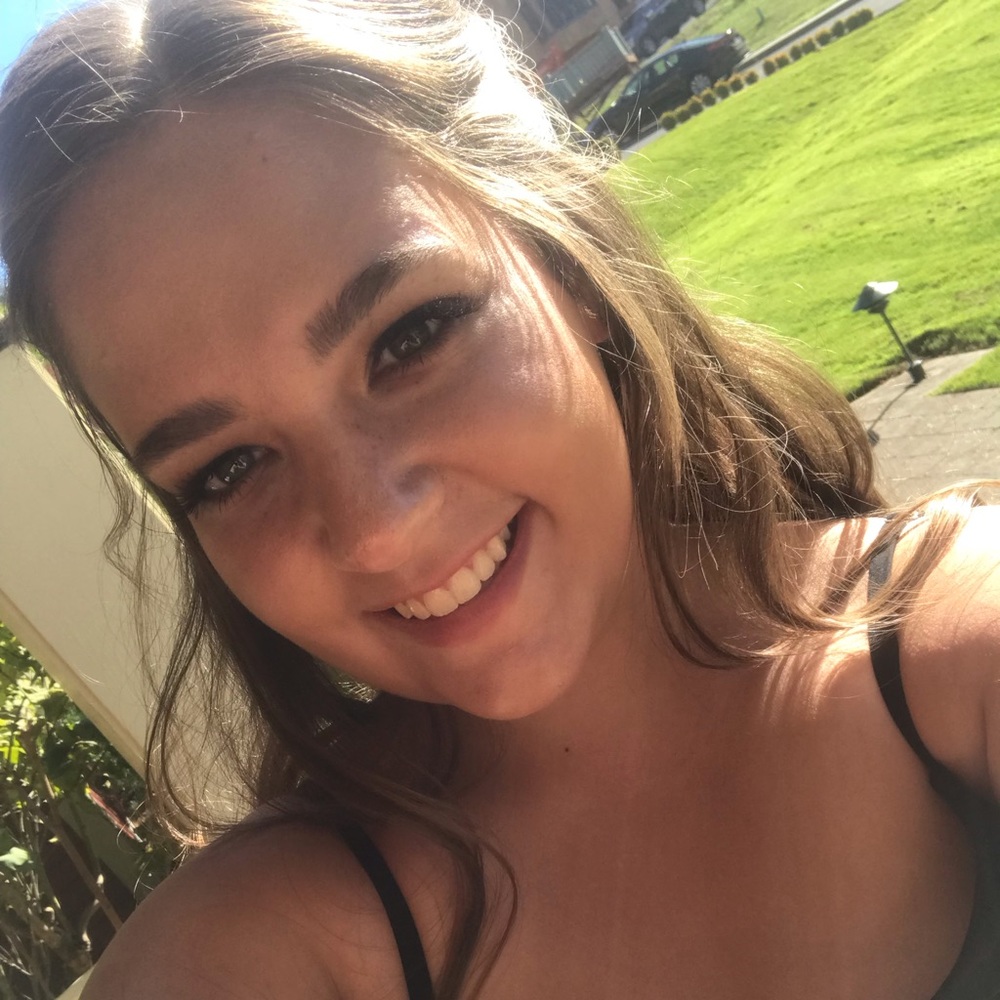 Meet your Posher, Elizabeth